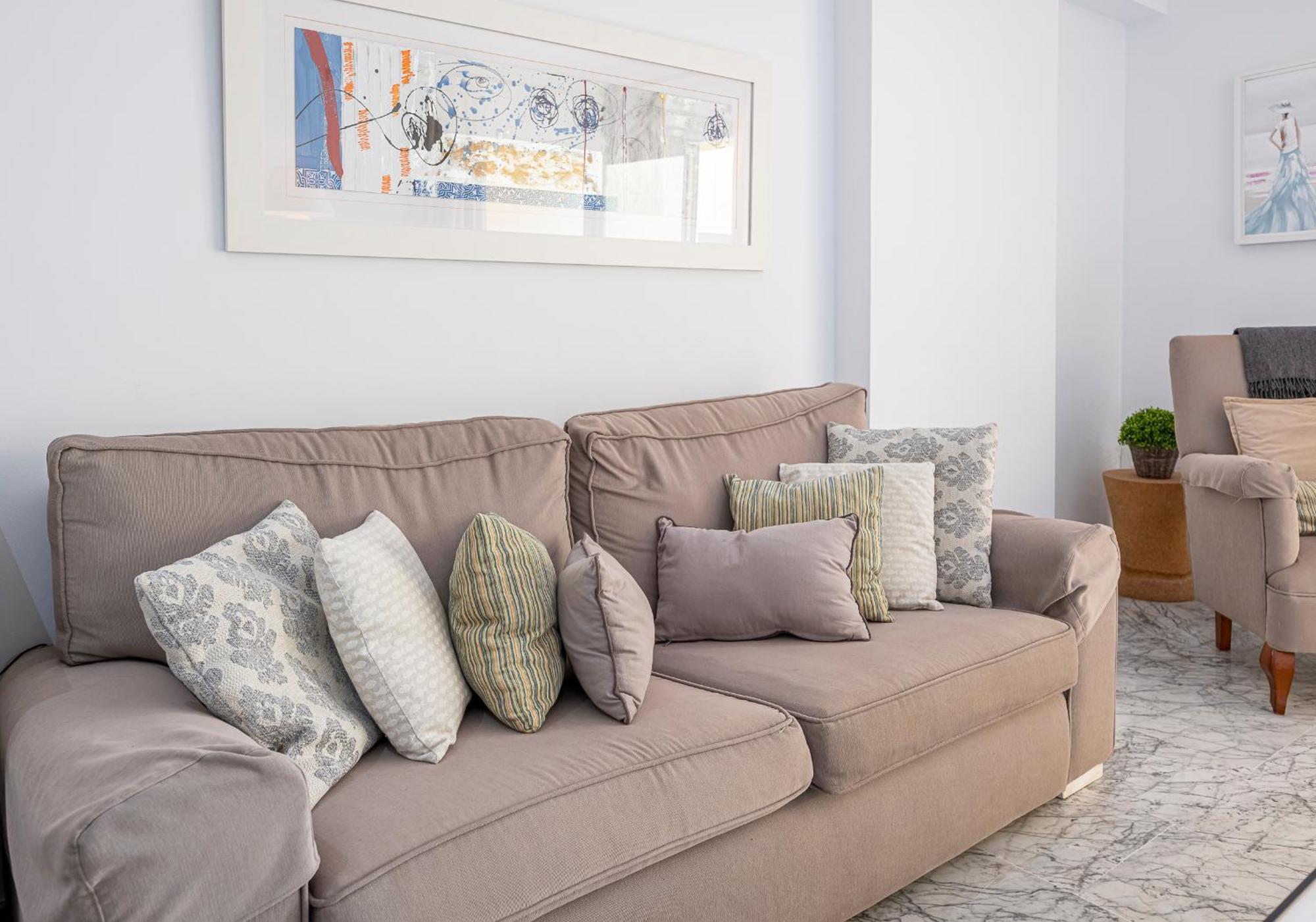 Spacious 3 Bedrooms At Brisas Apartemen *