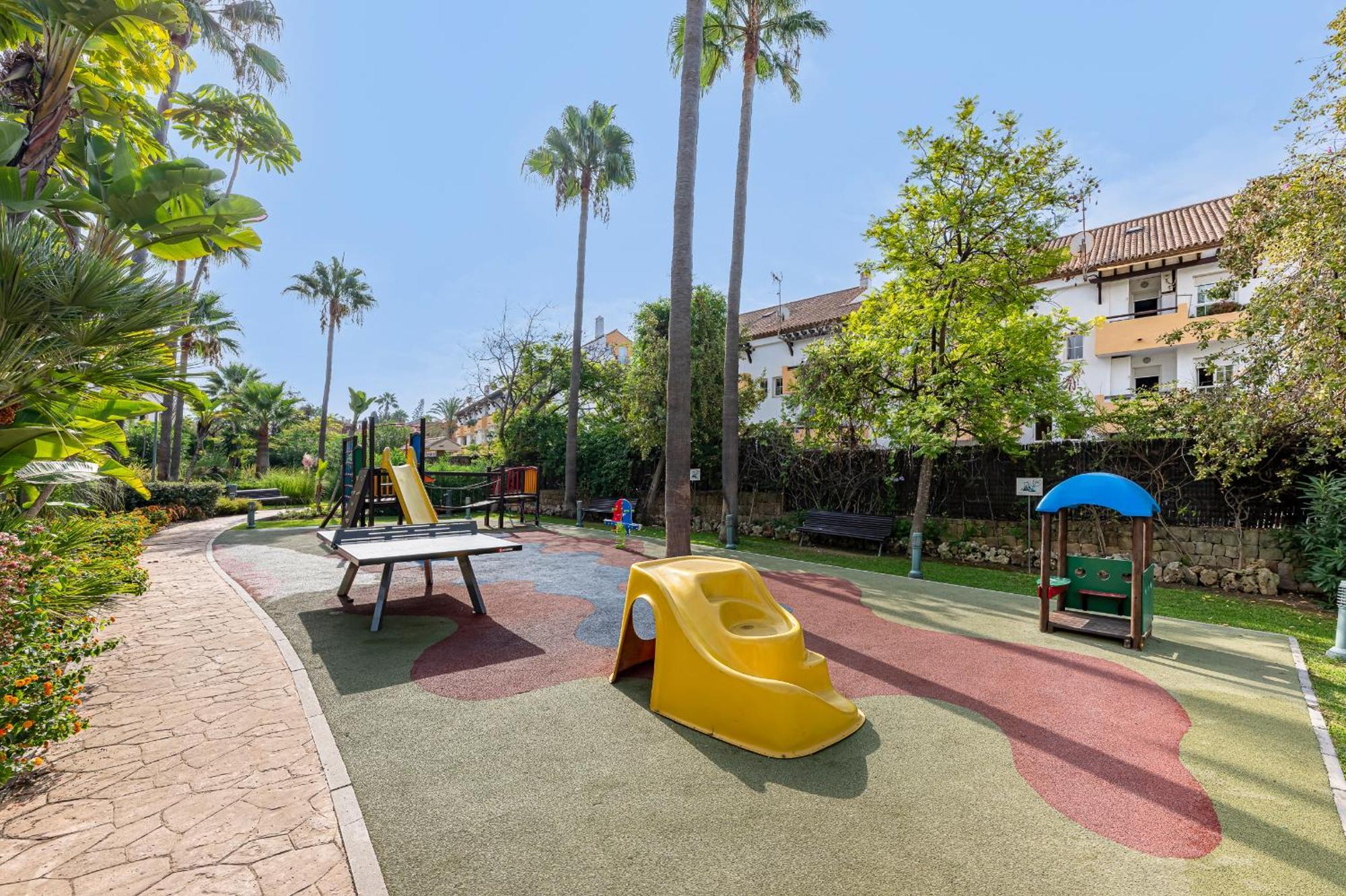 Spacious 3 Bedrooms At Brisas *